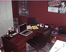 Beautiful Updated 2 Bedroom Condo - Top Floor End Unit!! in Parlin, NJ (Photo 10 of 10)