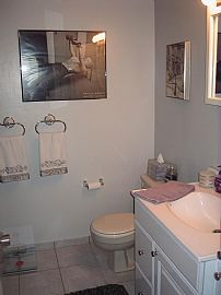 Beautiful Updated 2 Bedroom Condo - Top Floor End Unit!! in Parlin, NJ (Photo 8 of 10)