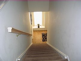 Beautiful Updated 2 Bedroom Condo - Top Floor End Unit!! in Parlin, NJ (Photo 9 of 10)