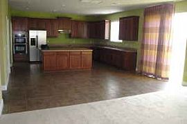 Huge, Beautiful, Newly Renovated 5 Bedroom  House!! $2000 in Apopka, FL (Photo 3 of 4)