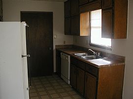 Spacious 2 Bedroom Ranch Style Duplex Home with Fireplace in Jonesboro, GA (Photo 3 of 3)