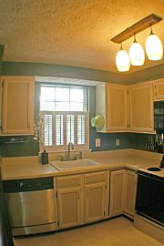 Upgraded 3 Bedroom Townhouse Near The Reston Town Center in Reston, VA (Photo 3 of 10)