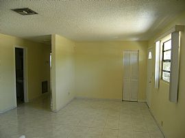 Spacious 2 Bedroom Home in Great Neighborhood in North Miami Beach, FL (Photo 2 of 11)