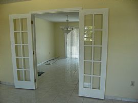 Spacious 2 Bedroom Home in Great Neighborhood in North Miami Beach, FL (Photo 3 of 11)