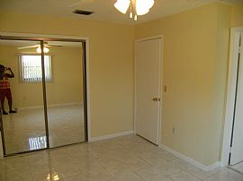 Spacious 2 Bedroom Home in Great Neighborhood in North Miami Beach, FL (Photo 8 of 11)