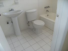 Spacious 2 Bedroom Home in Great Neighborhood in North Miami Beach, FL (Photo 9 of 11)