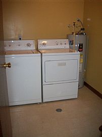 Amazing 2 BR, 1 BA Condo with Laundry in Unit in Ann Arbor Area in Ypsilanti, MI (Photo 6 of 12)