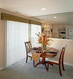 Terrific 2 Bedroom Apartment with Look and Lease Special!! in Lexington, KY (Photo 3 of 5)