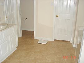 Bright, Clean 2-Story 4 Bedroom Home in Sugar Land in Sugar Land, TX (Photo 7 of 12)