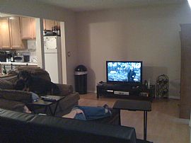 Lovely 2 Bedroom Condo - Off of Rt. 1 - Near Rutgers in North Brunswick, NJ (Photo 8 of 10)