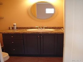 Exquisite 3 Bedroom Ranch Home with In-Ground Pool in Huntington, NY (Photo 12 of 12)