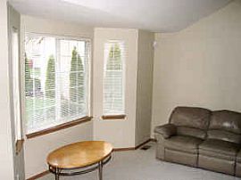 Well Maintained 4 Bedroom  Home in Safe Cul-De-Sac in Covington, WA (Photo 3 of 4)