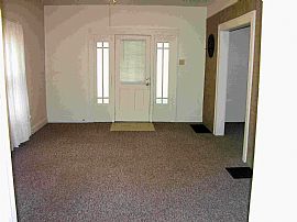 Nice 2 Bedroom Home with Carport and Fenced Back Yard - $585 in Anderson, IN (Photo 4 of 4)