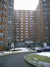 Comfy 2 Bedroom Condo with Lakefront and Parks at Your Doorstep in Chicago, IL