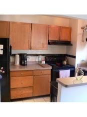 Comfy 2 Bedroom Condo with Lakefront and Parks at Your Doorstep in Chicago, IL (Photo 2 of 8)