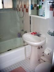 Comfy 2 Bedroom Condo with Lakefront and Parks at Your Doorstep in Chicago, IL (Photo 8 of 8)