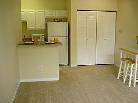 Quiet 1 Bedroom Garden Level Condo in Gated Community in Jacksonville, FL (Photo 4 of 4)