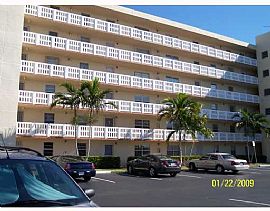 Lovely 1st Floor, Fully Furnished 2 Bedroom Condo Near Beach in Dania Beach, FL (Photo 7 of 12)
