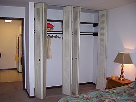 Quiet 1 Bedroom Apartment with a Lovely View with Free Garage in Madison, WI (Photo 3 of 5)