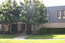 Quiet 2 Bedroom Apartment with Balcony in NO HO! in North Hollywood, CA