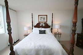Spacious, Furnished 1 BR, 1 BA Apartment on 1440 N Street in Washington, DC (Photo 3 of 7)