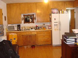 Outstanding 2 Bedroom Apartment with Utilities Paid in Huntington Beach, CA (Photo 3 of 5)