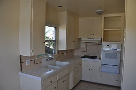 Beautiful 2 Bedroom Home with New Paint - Near Atlantic in Bell, CA
