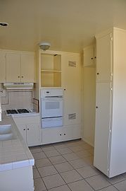 Beautiful 2 Bedroom Home with New Paint - Near Atlantic in Bell, CA (Photo 4 of 12)