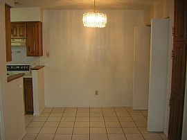 Lovely 2 Bedroom Duplex Home - Walk to Grapevine High in Grapevine, TX (Photo 6 of 10)