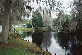 Cute 2 Bedroom Waterfront Home - Short Canal to Lake Henderson in Inverness, FL (Photo 10 of 12)
