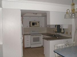 Cute 2 Bedroom Waterfront Home - Short Canal to Lake Henderson in Inverness, FL (Photo 3 of 12)