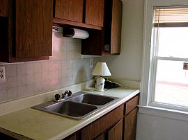 Beautiful, Well-Kept 3 Bedroom Home with Large Basement in Detroit, MI (Photo 8 of 8)