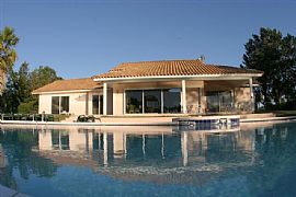 Cozy 3 Bedroom Lake View Villa Just Minutes From Disney in Clermont, FL