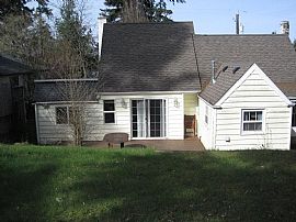 Nice 3 Bedroom Home with A Lot of Character and Charm in Seattle, WA (Photo 2 of 4)