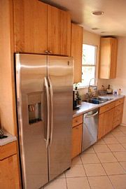 3 Br+ Bonus Rm!  Fully Furnished-1 Yr Lease - Avail. July 15 in Los Angeles, CA (Photo 3 of 6)