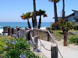 Beautiful Gated 2 Bedroom Turnkey Home with Great Amenities in Naples, FL (Photo 12 of 12)