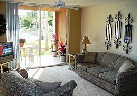Beautiful Gated 2 Bedroom Turnkey Home with Great Amenities in Naples, FL (Photo 4 of 12)