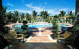 Beautiful Gated 2 Bedroom Turnkey Home with Great Amenities in Naples, FL (Photo 7 of 12)