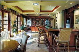 Beautiful Gated 2 Bedroom Turnkey Home with Great Amenities in Naples, FL (Photo 9 of 12)