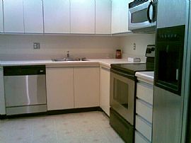 Fantastic 2 Bedroom Apartment with Sensational View in Hallandale Beach, FL (Photo 2 of 7)