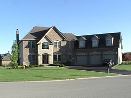 Custom 5 Bedroom Home in Exclusive Neighborhood in Oswego, IL