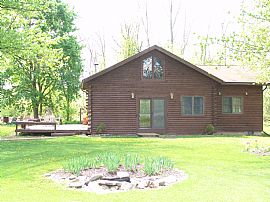 Lovely 4 Bedroom Log Cabin Home Vacation Home Near Penn State  in Rote, PA