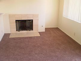 Exquisite 1 BR, 1 BA  Home with Fireplace - One Month Free! in Hawthorne, CA (Photo 5 of 7)