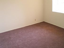 Cozy 3 Bedroom Apartment - One Month Free! with Pool and Spa in Hawthorne, CA (Photo 4 of 10)