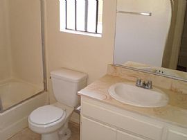 Cozy 3 Bedroom Apartment - One Month Free! with Pool and Spa in Hawthorne, CA (Photo 5 of 10)