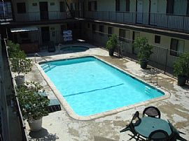 Cozy 3 Bedroom Apartment - One Month Free! with Pool and Spa in Hawthorne, CA (Photo 9 of 10)