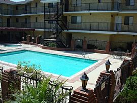 Lovely Studio Apartment  with 1st Month Free! All Utilities Paid in Hawthorne, CA (Photo 3 of 4)