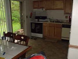 Exquisite 1 Bedroom Ranch Condo in Great Location in Vernon Rockville, CT (Photo 4 of 7)