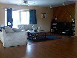 Spacious 2 Bedroom Pool Home with Garage in Boca Raton, FL (Photo 6 of 10)