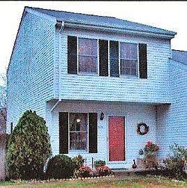 Cozy 2 Bedroom Townhouse with Lots of Storage and Great Schools in Cape Saint Claire, MD